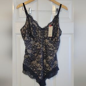 Popilush Lace Deep V-Neck Sculpting Thong Bodysuit